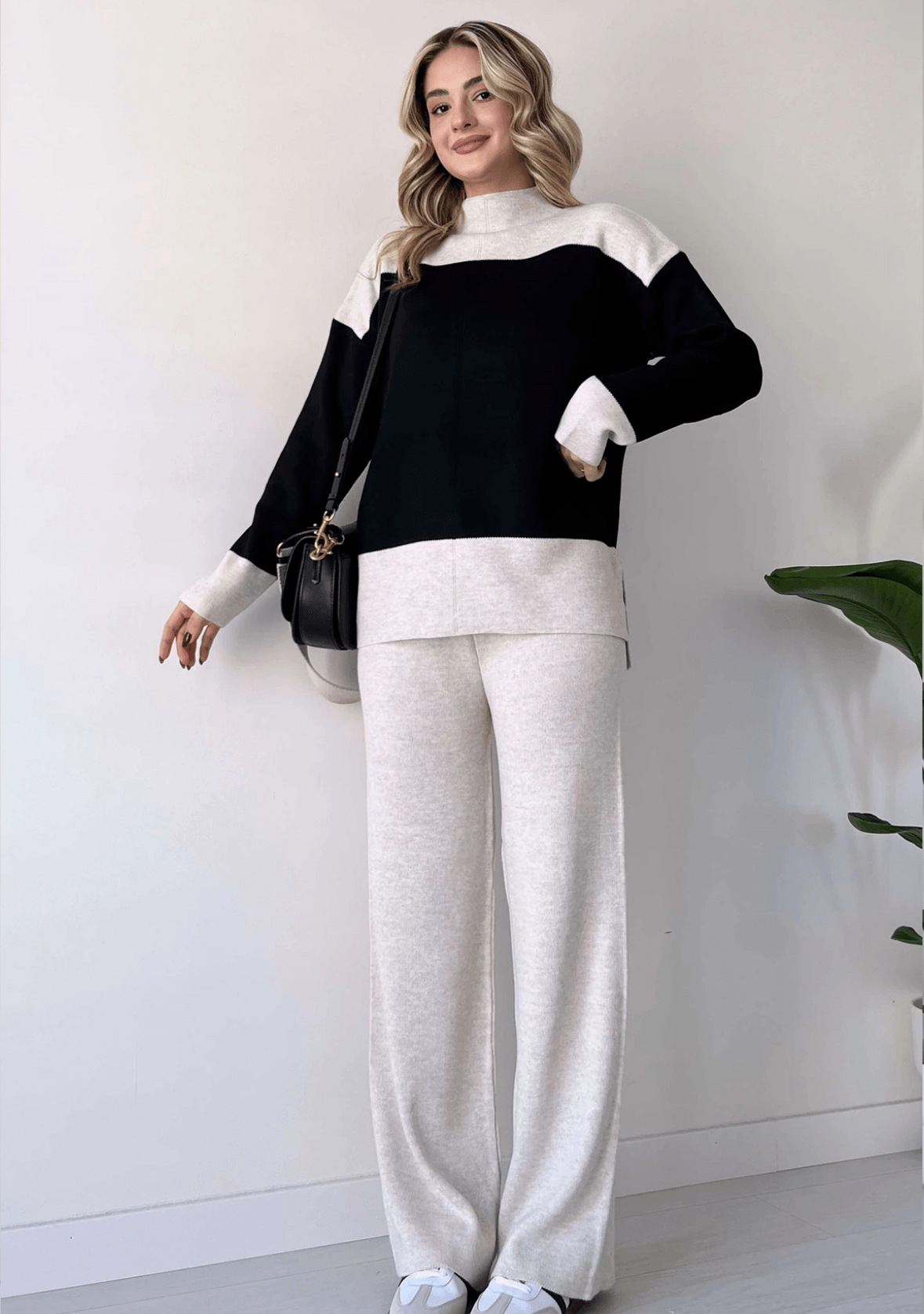 Wide Striped Knitwear Set -Beige and Black