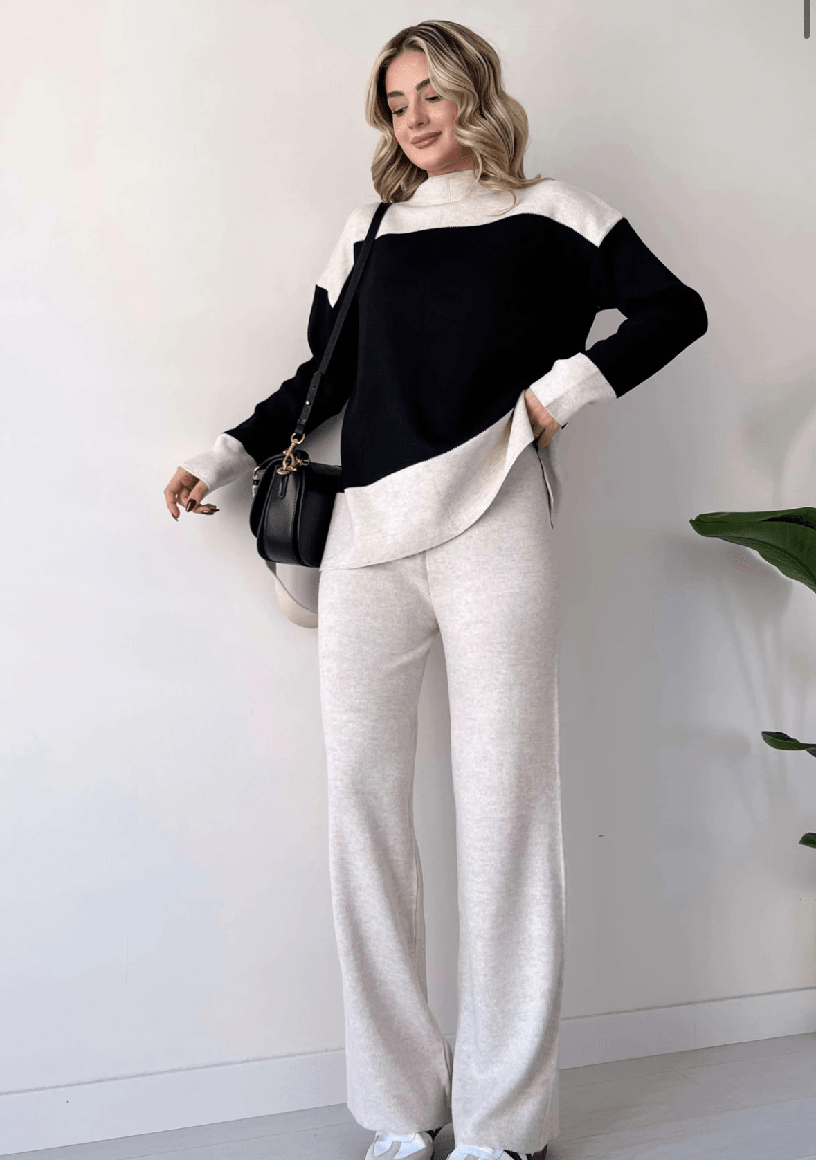 Wide Striped Knitwear Set -Beige and Black